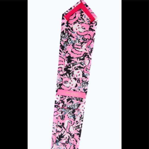 🐼NWT LILLY PULITZER Hangin w Boo SILK TIE - Picture 4 of 6